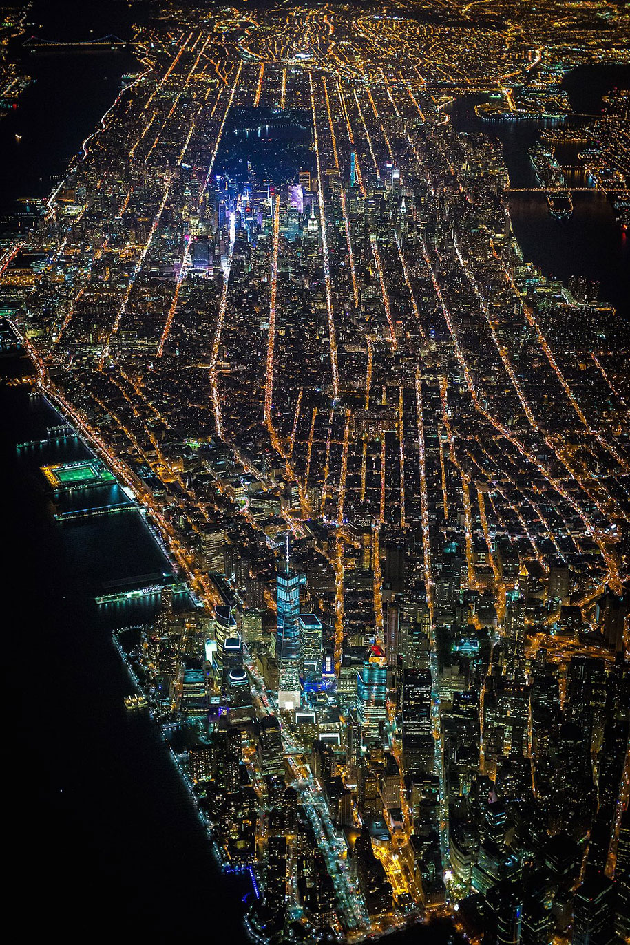 New York at Night looks like William Gibson's vision of cyberspace in Neuromancer